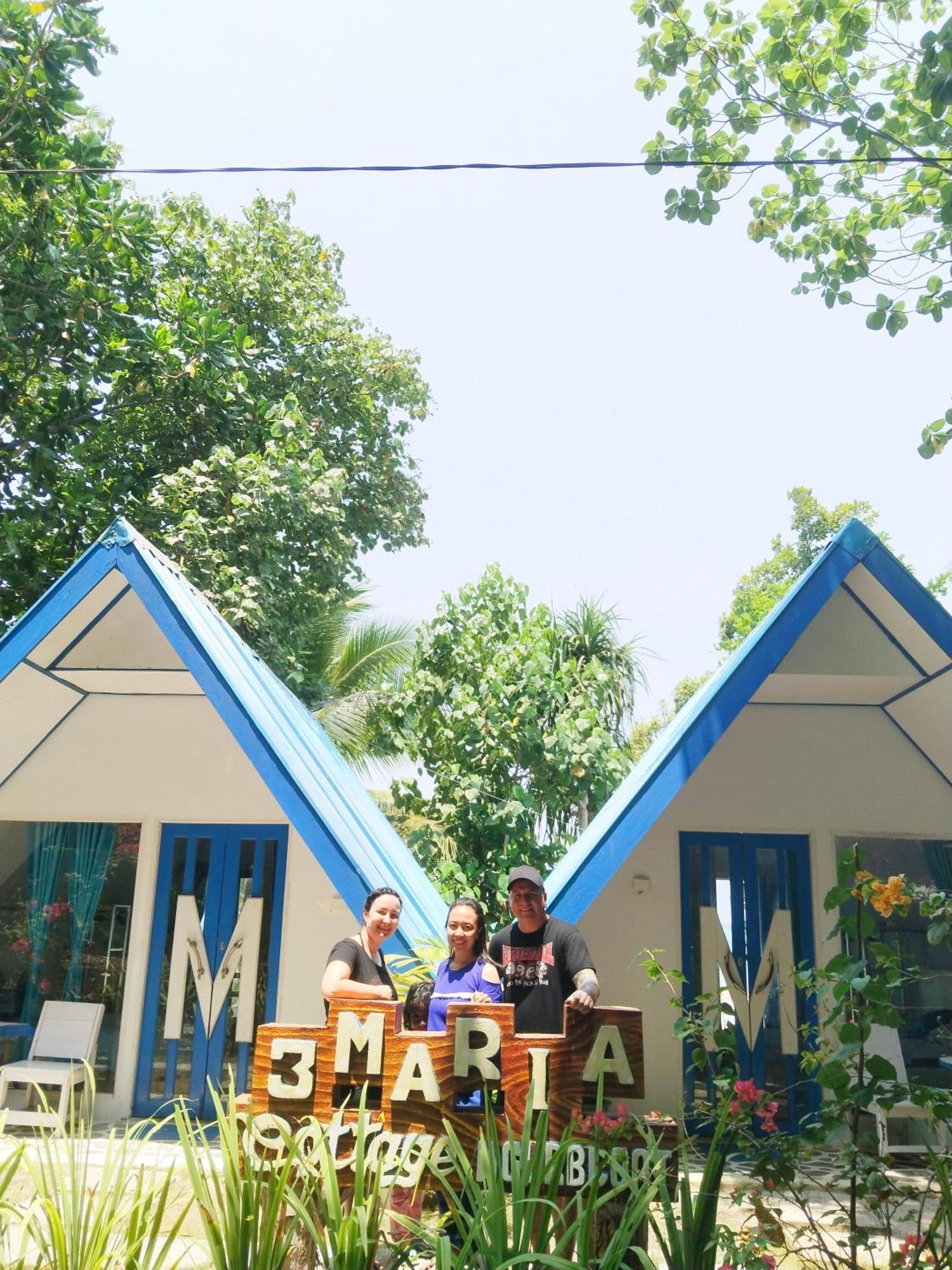 Tria Maria Cottage Ngurbloat Rom bilde